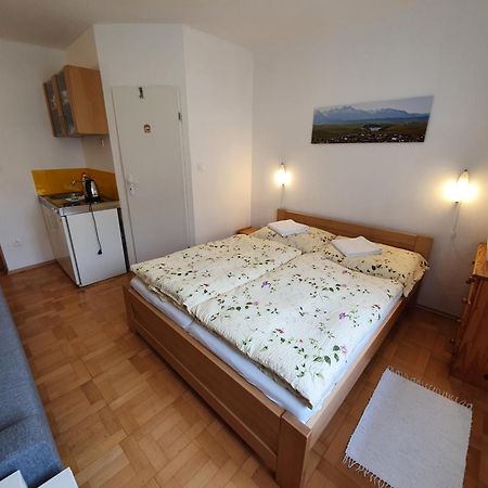 Zlty Dom Vrbov Apartment Luaran gambar
