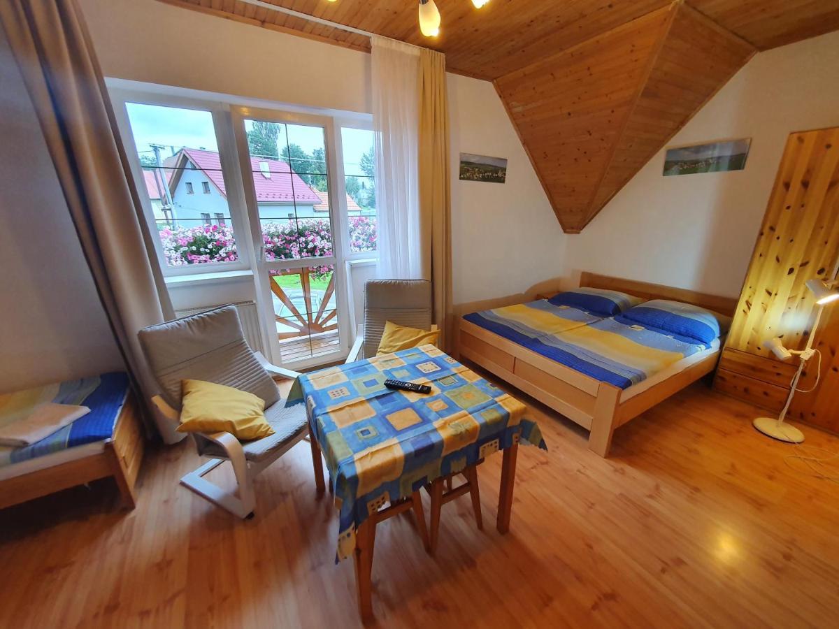 Zlty Dom Vrbov Apartment Luaran gambar