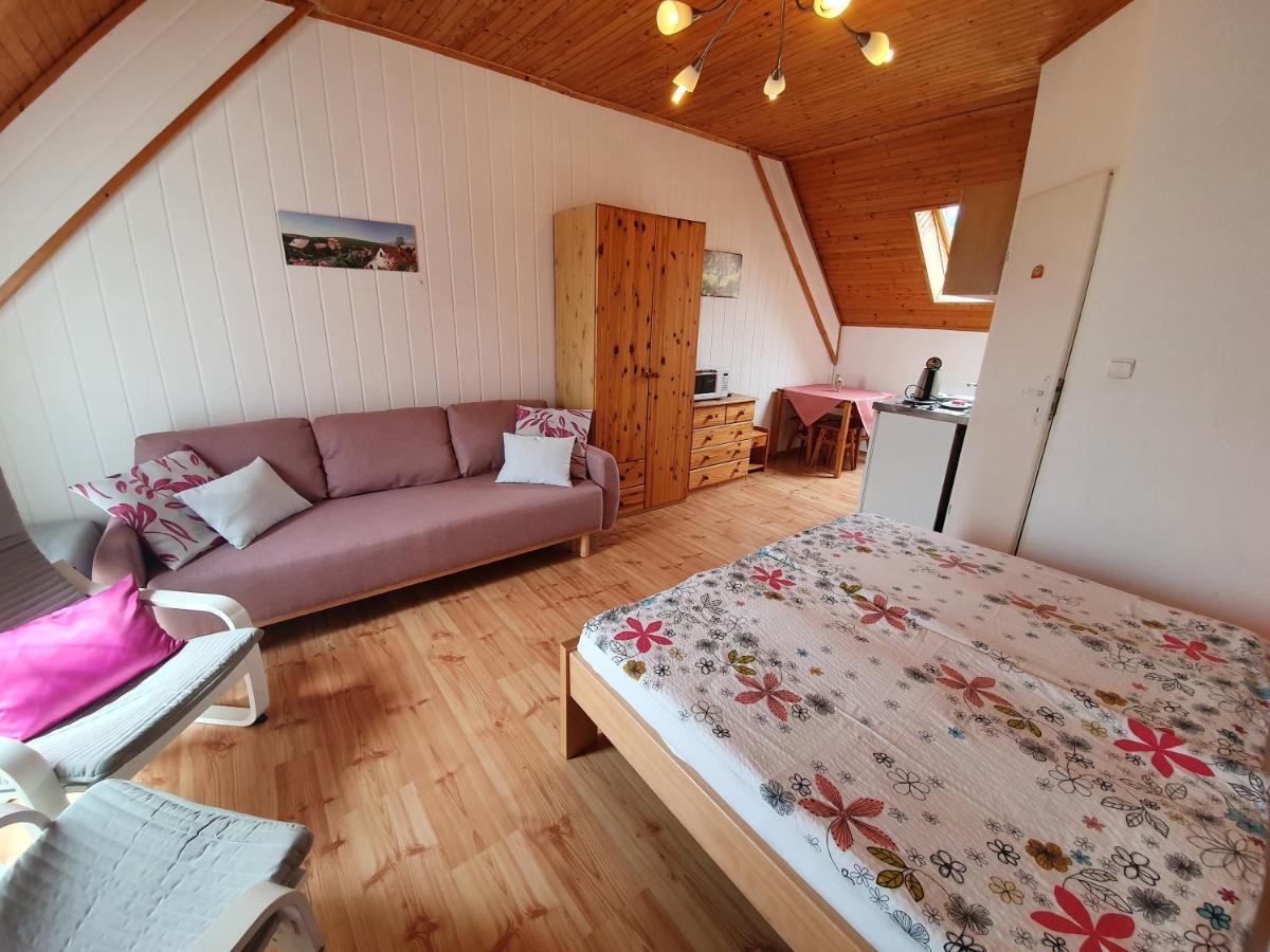Zlty Dom Vrbov Apartment Luaran gambar