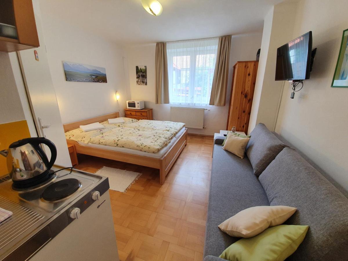 Zlty Dom Vrbov Apartment Luaran gambar