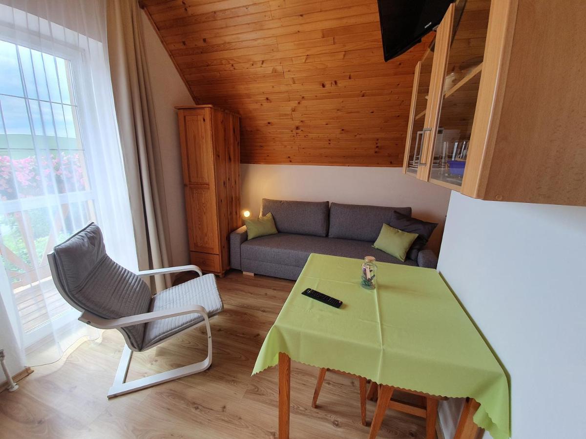 Zlty Dom Vrbov Apartment Luaran gambar
