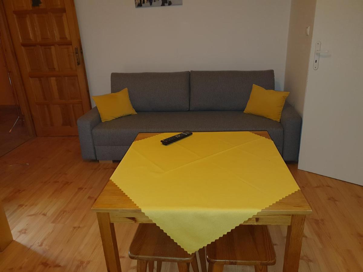 Zlty Dom Vrbov Apartment Luaran gambar