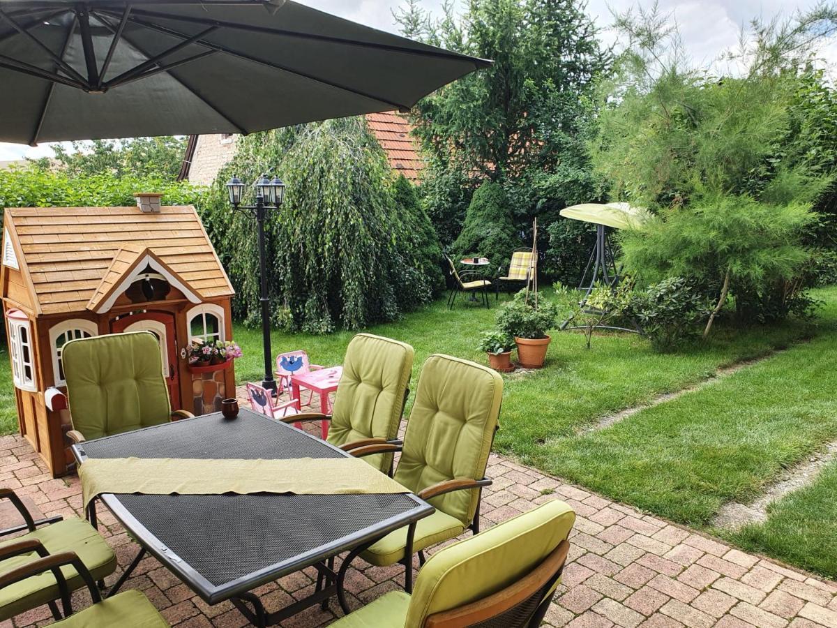 Zlty Dom Vrbov Apartment Luaran gambar