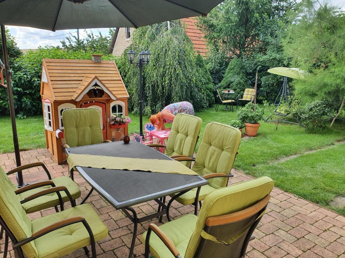 Zlty Dom Vrbov Apartment Luaran gambar