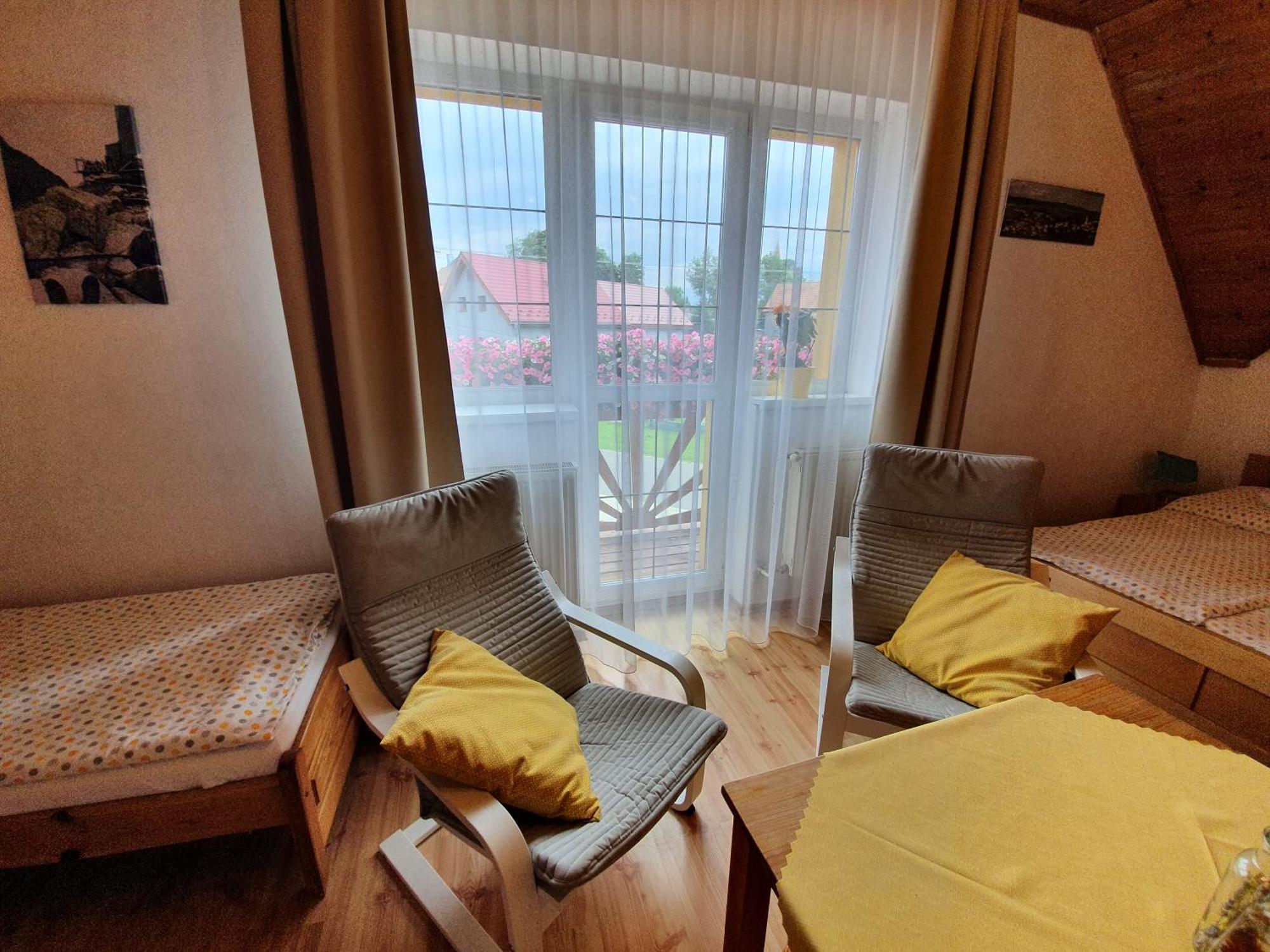 Zlty Dom Vrbov Apartment Luaran gambar