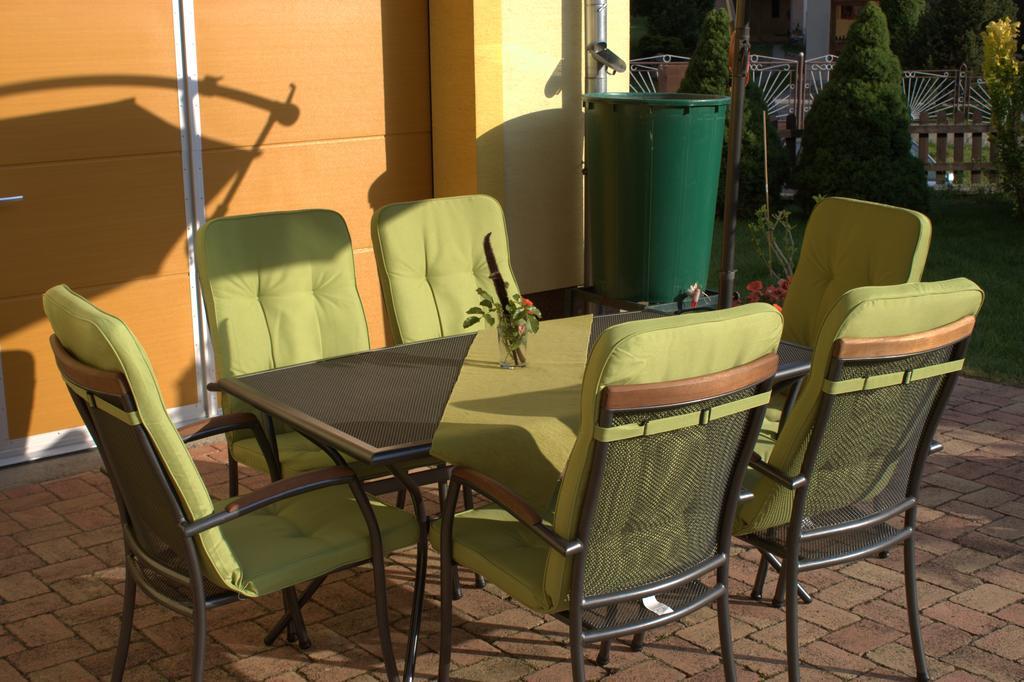 Zlty Dom Vrbov Apartment Luaran gambar