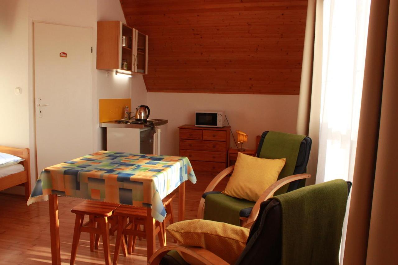 Zlty Dom Vrbov Apartment Luaran gambar