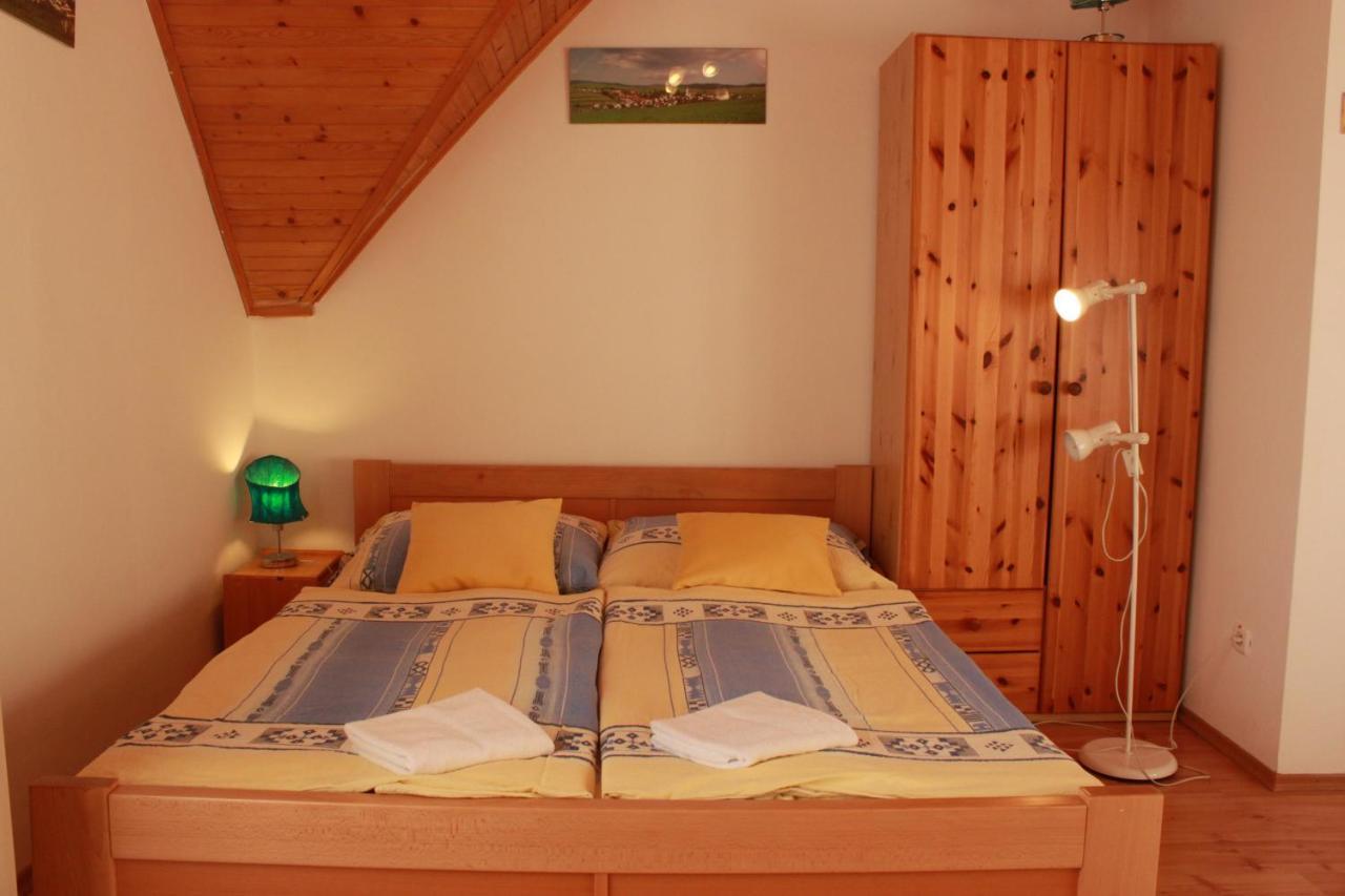 Zlty Dom Vrbov Apartment Luaran gambar