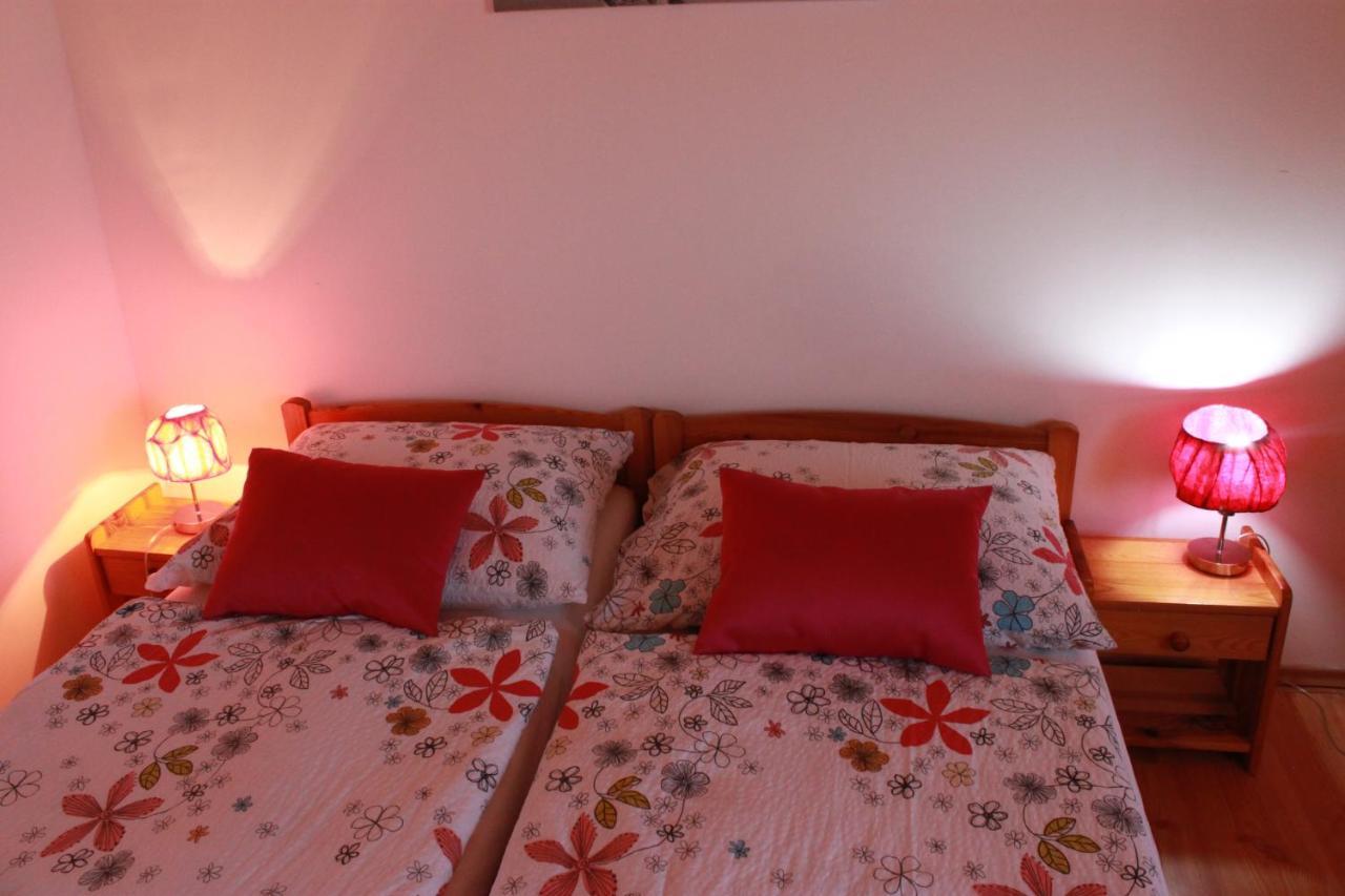 Zlty Dom Vrbov Apartment Luaran gambar