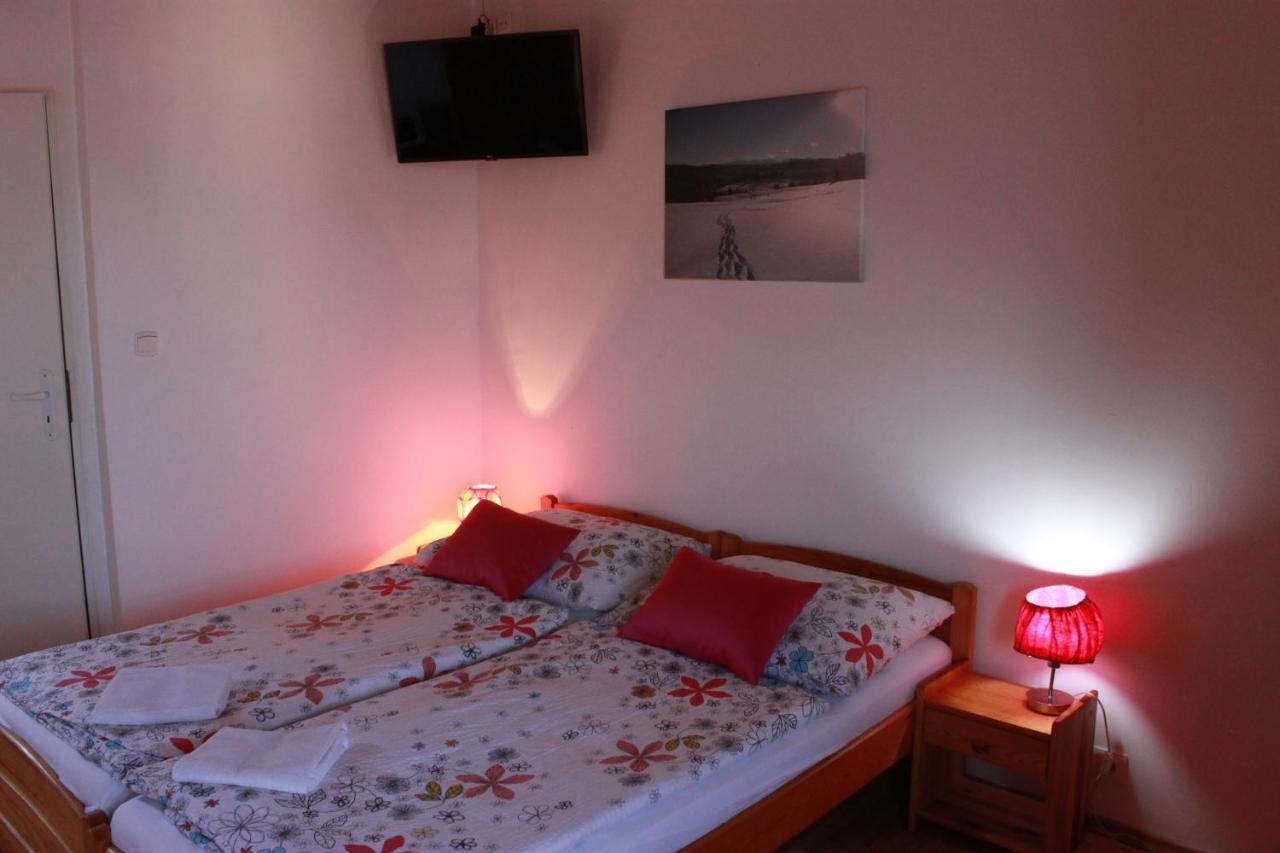 Zlty Dom Vrbov Apartment Luaran gambar