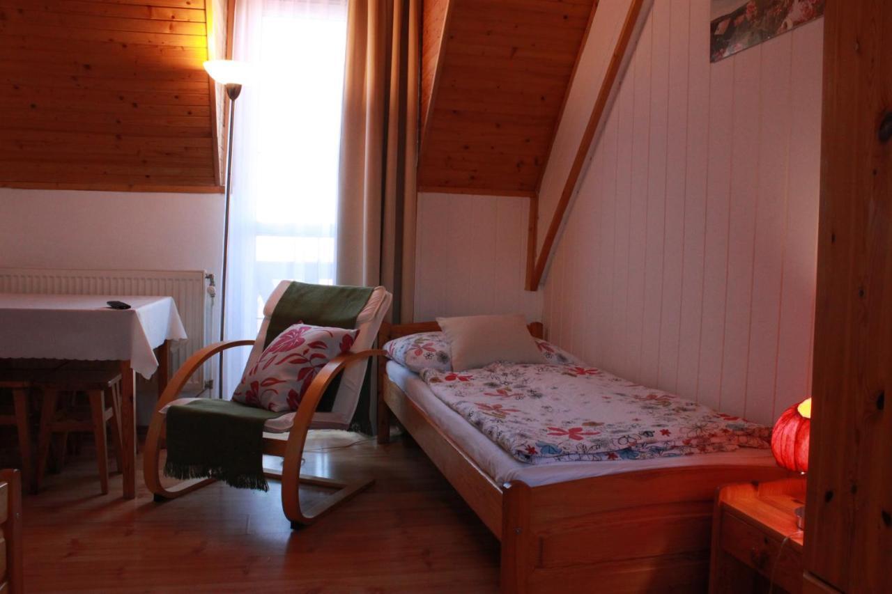 Zlty Dom Vrbov Apartment Luaran gambar